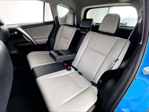 Used 2017 Toyota RAV4 Limited image 32