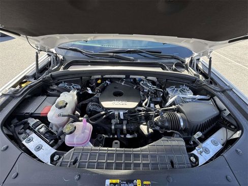 New 2026 Jeep Grand Cherokee Altitude image 13