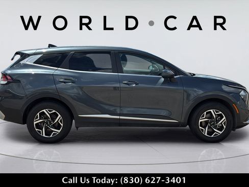 Used 2023 Kia Sportage LX FWD image 4