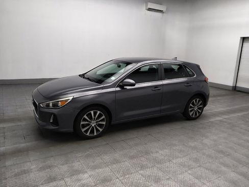Used 2018 Hyundai Elantra GT FWD image 2