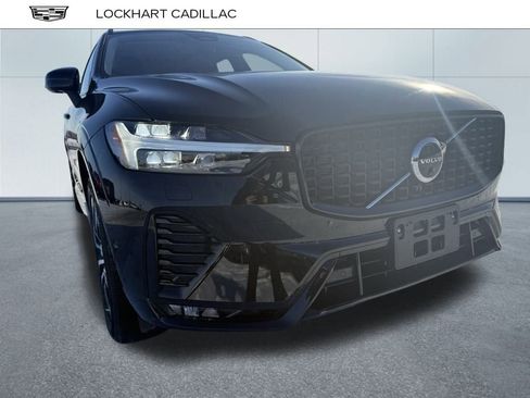 Used 2025 Volvo XC60 B5 Plus image 8