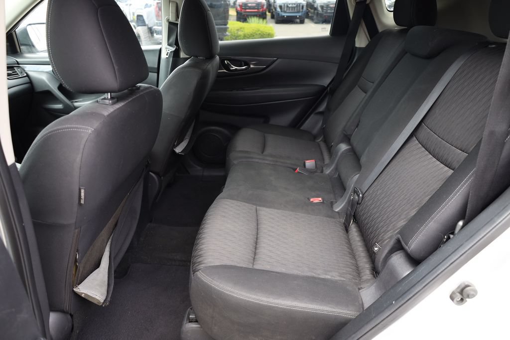Used 2020 Nissan Rogue SV AWD/4WD image 17