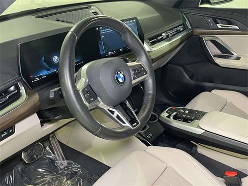 Used 2023 BMW X1 xDrive28i w/ M Sport Package image 4