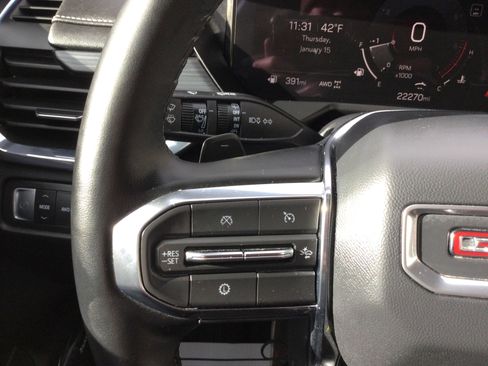 Used 2025 GMC Acadia Elevation w/ Elevation Premium Package image 18