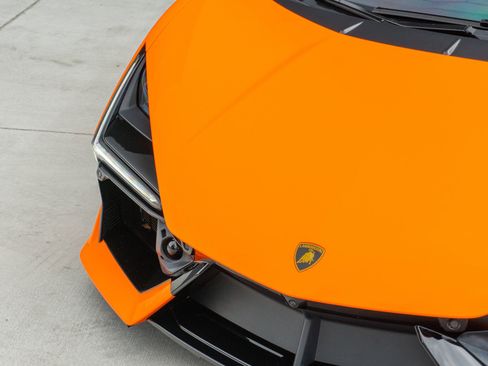 Used 2025 Lamborghini Revuelto Coupe 2D image 26