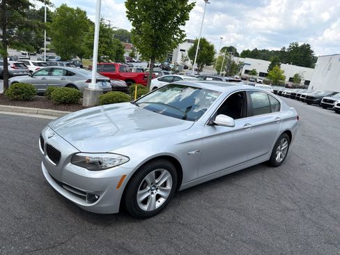 Used 2011 BMW 528i Sedan RWD image 5