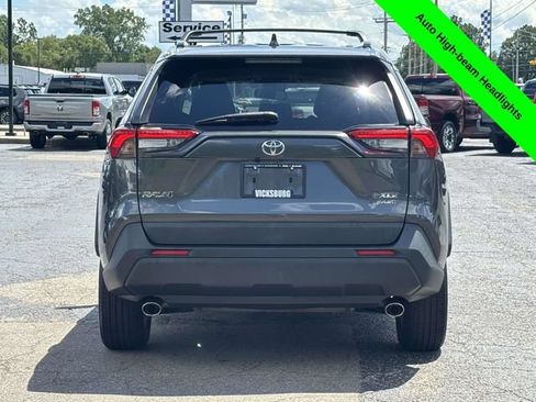 Used 2020 Toyota RAV4 XLE AWD/4WD image 34