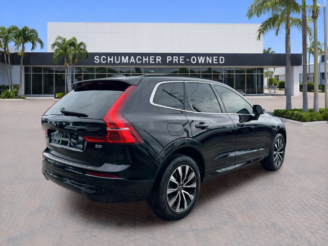 Used 2023 Volvo XC60 B5 Core w/ Climate Package FWD image 7