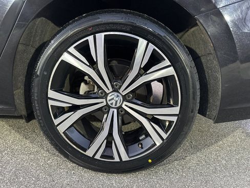 Used 2021 Volkswagen Passat 2.0T SE image 36