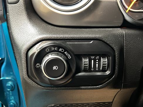 Used 2020 Jeep Wrangler Unlimited Sahara w/ LED Lighting Group image 14