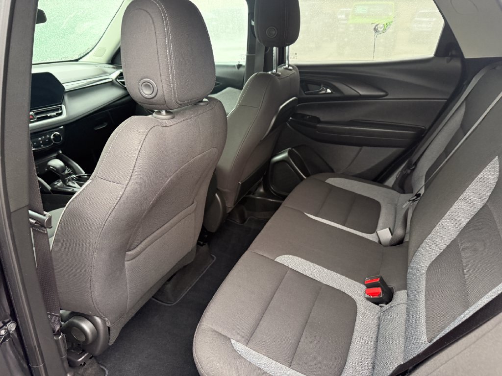 Used 2024 Chevrolet TrailBlazer LT w/ Driver Confidence Package FWD image 24