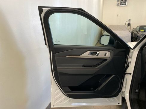 New 2025 Ford Explorer Active image 16