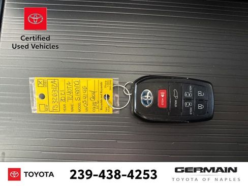 Used 2021 Toyota Sienna XSE FWD image 23