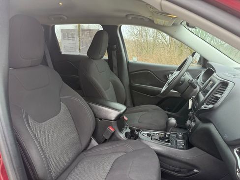 Used 2019 Jeep Cherokee Latitude w/ Popular Appearance Group image 22