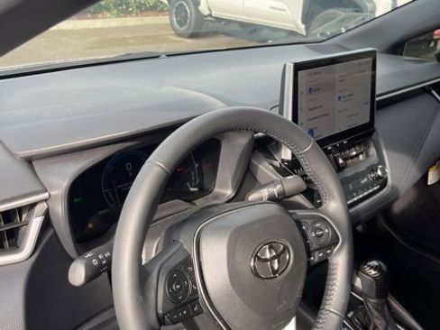 Used 2025 Toyota Corolla SE image 13