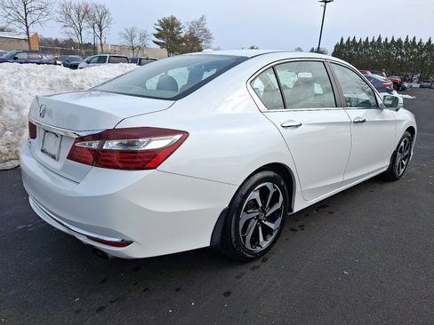 Certified 2017 Honda Accord EX-L image 6