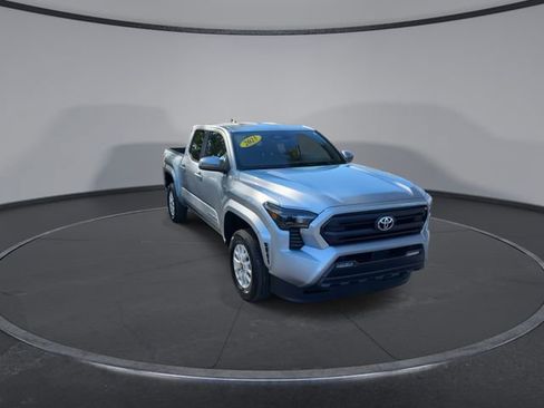 Used 2025 Toyota Tacoma SR5 image 5