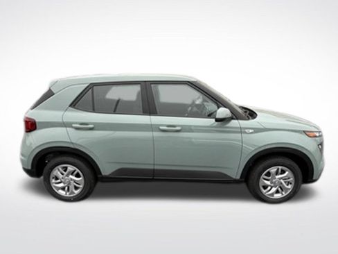 New 2026 Hyundai Venue SE FWD image 2