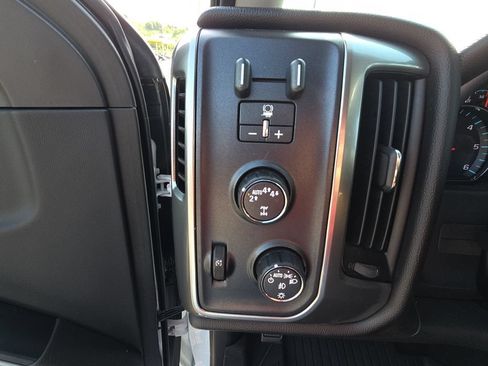 Used 2018 Chevrolet Silverado 1500 LT w/ All Star Edition AWD/4WD image 21