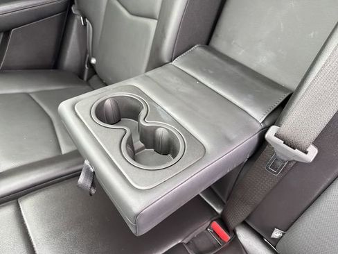 Certified 2022 Cadillac XT5 Premium Luxury image 28