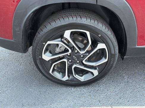 Used 2025 Chevrolet Trax RS w/ Driver Confidence Package FWD image 35