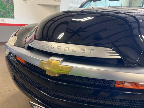 Used 2003 Chevrolet SSR w/ Preferred Equipment Group image 34