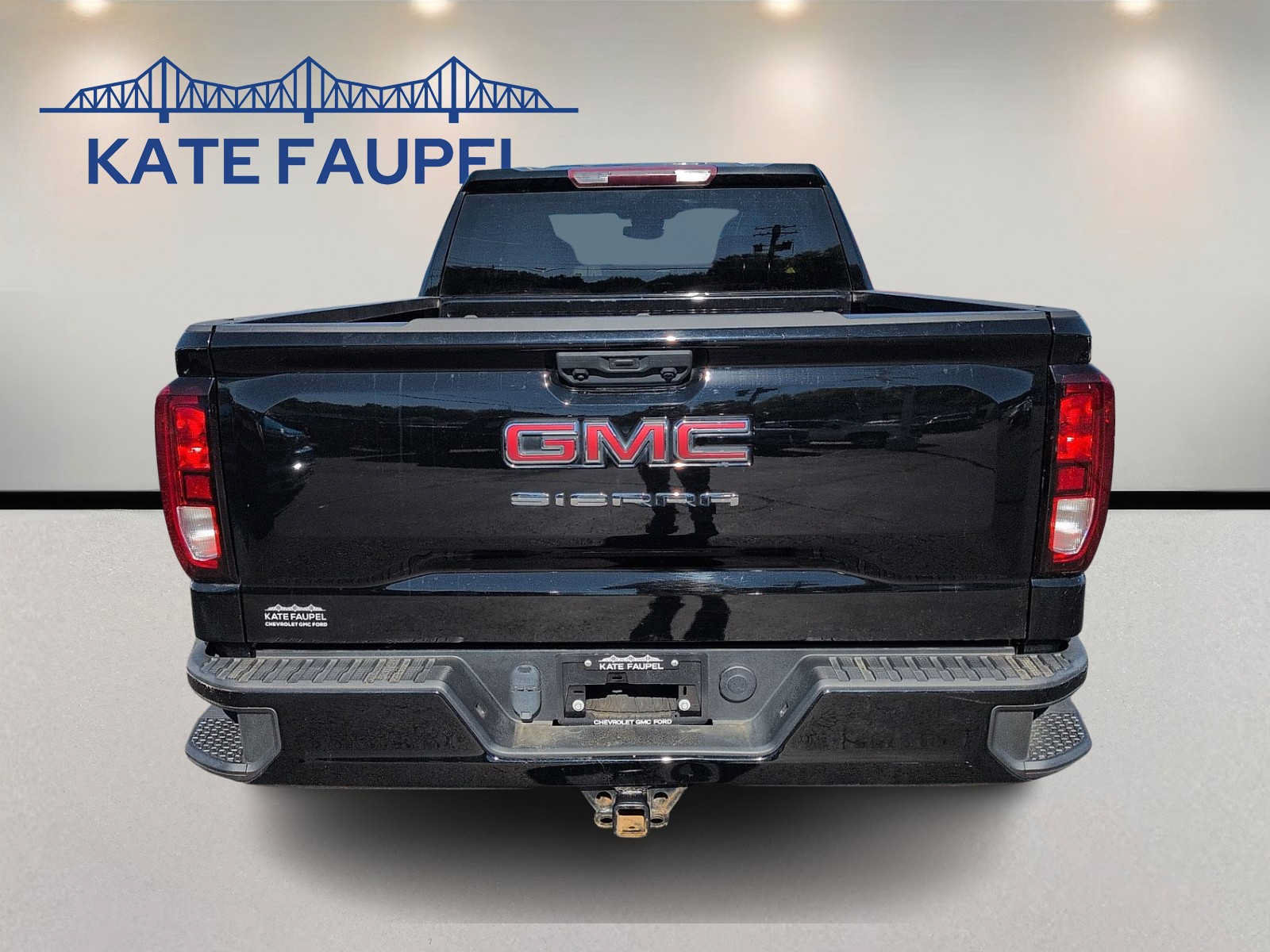 Used 2023 GMC Sierra 1500 Pro w/ Graphite Edition AWD/4WD image 6