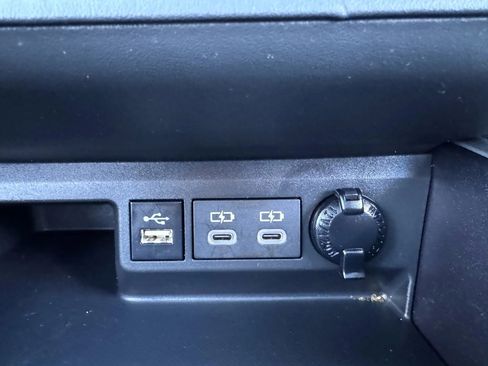 Used 2024 Toyota Highlander XLE image 26