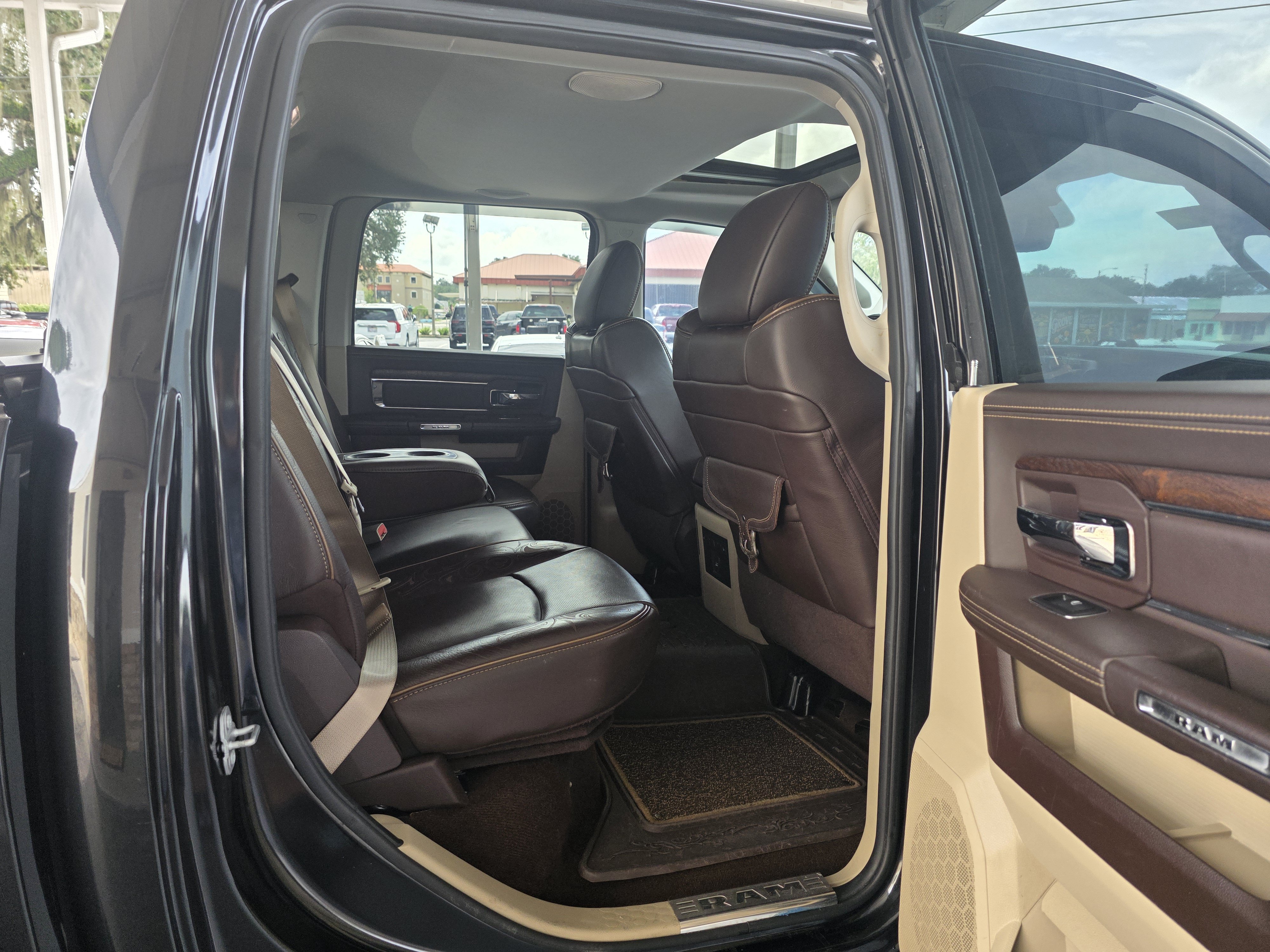 Used 2016 RAM 1500 Laramie Longhorn w/ Convenience Group AWD/4WD image 34