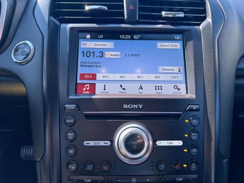 Used 2019 Ford Fusion Titanium FWD image 16