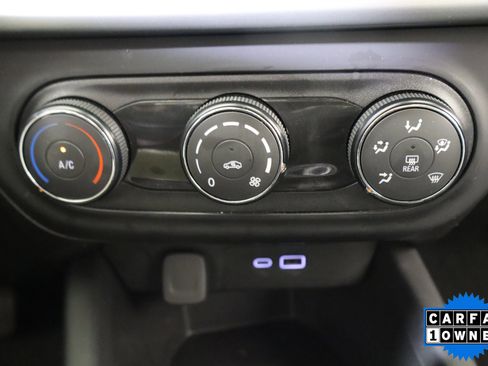 Used 2025 Chevrolet Trax LS FWD image 26