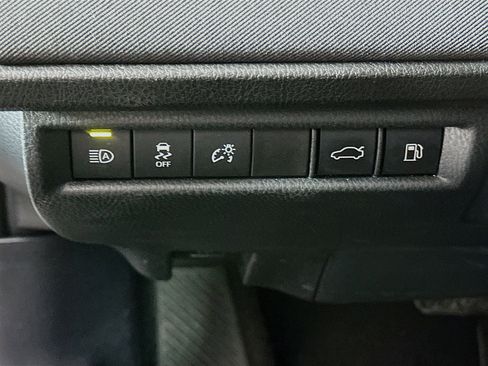 Used 2025 Toyota Camry LE image 17