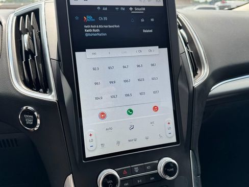 Certified 2024 Ford Edge Titanium AWD/4WD image 18