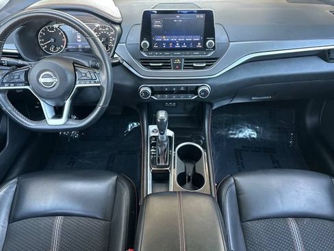 Used 2024 Nissan Altima 2.5 SR FWD image 15