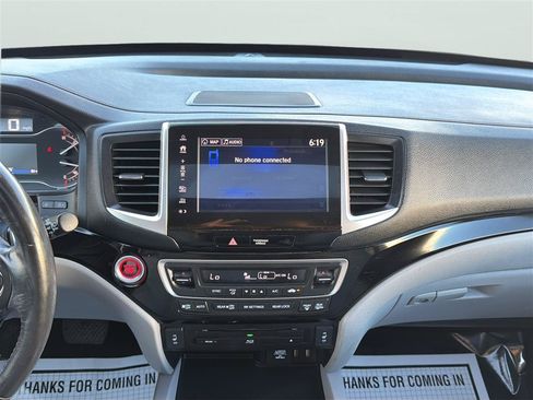 Used 2018 Honda Pilot Touring image 23
