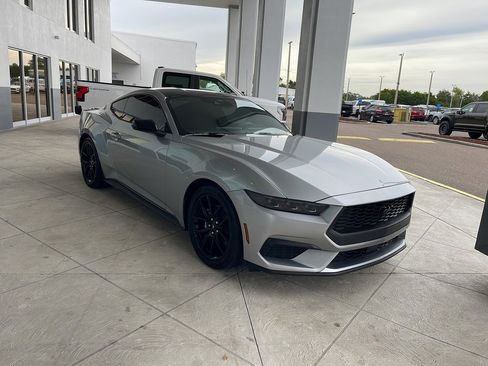 Certified 2024 Ford Mustang Coupe image 4