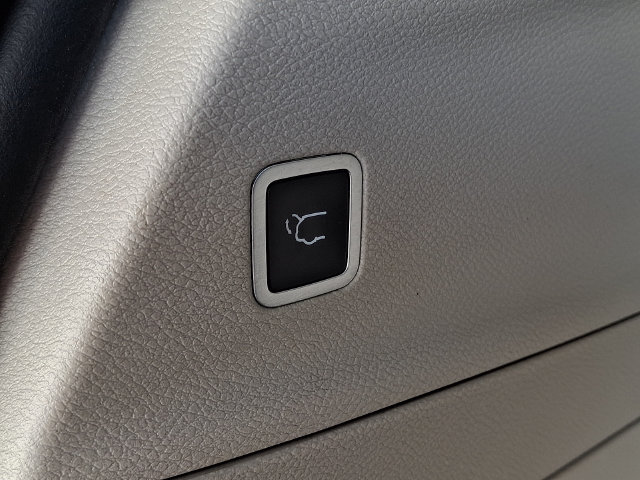 Used 2017 Chrysler Pacifica Touring-L FWD image 28