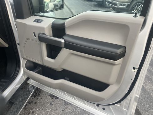 Used 2018 Ford F150 XLT AWD/4WD image 10