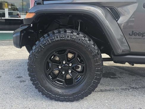 Used 2021 Jeep Gladiator Sport AWD/4WD image 14