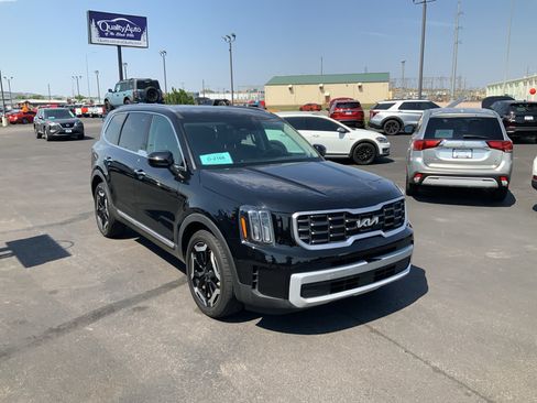Used 2025 Kia Telluride S AWD/4WD image 3