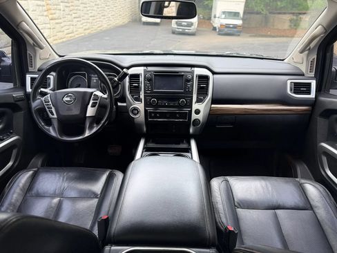 Used 2017 Nissan Titan SL RWD image 26