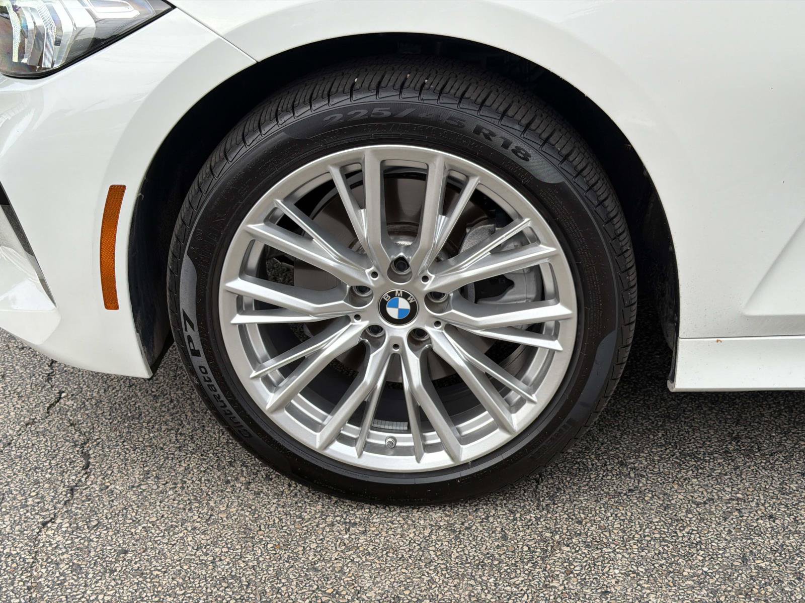 Certified 2023 BMW 330i xDrive Sedan w/ Premium Package AWD/4WD image 19