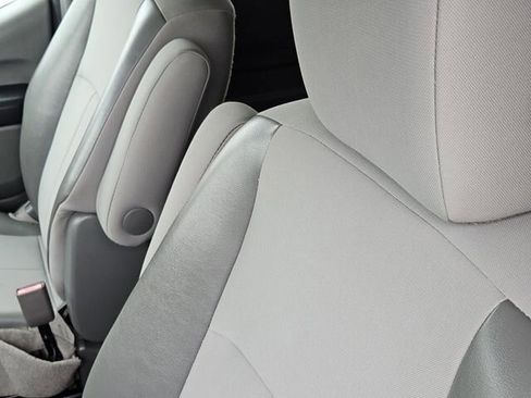 Used 2019 Nissan NV 3500 S image 24