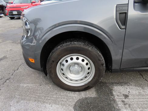 Used 2025 Ford Maverick XL image 13