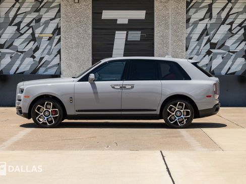 Used 2022 Rolls-Royce Cullinan Black Badge w/ Dark Exterior Package AWD/4WD image 7
