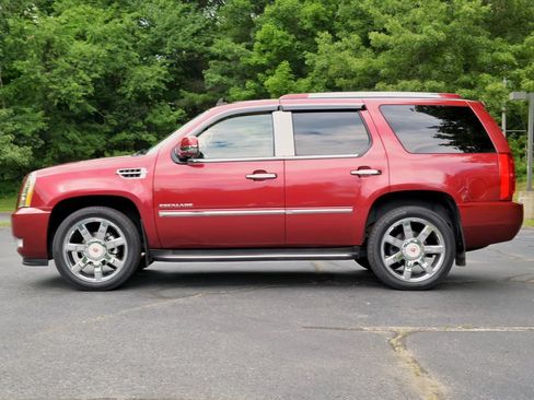 Used 2010 Cadillac Escalade Luxury AWD/4WD image 35