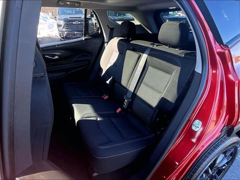 Used 2023 GMC Terrain SLE w/ Driver Convenience Package image 14