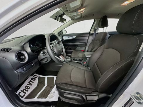 Used 2022 Kia Forte LXS FWD image 19