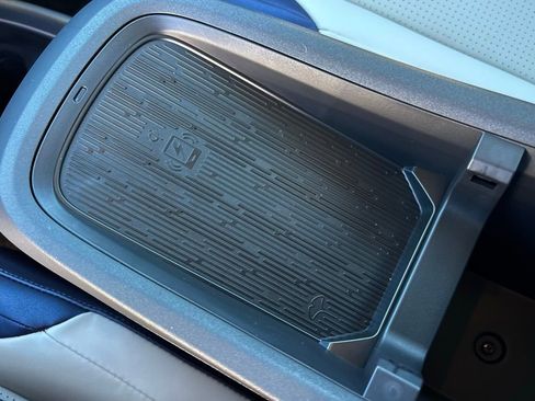 New 2026 Nissan Leaf SV+ w/ Floor Mat Package (SV+) image 18