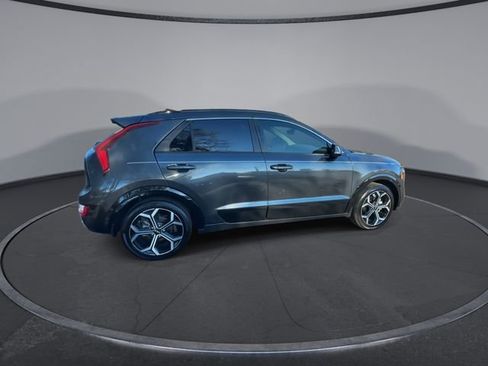 Used 2024 Kia Niro EX Touring image 16